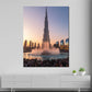Wandbild Dubai Burj Khalifa mit Wasserfontäne bei Sonnenuntergang