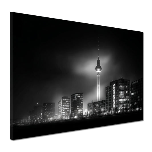 Berlin Skyline leuchtende Stadtlichter mit Fernsehturm Wandbild