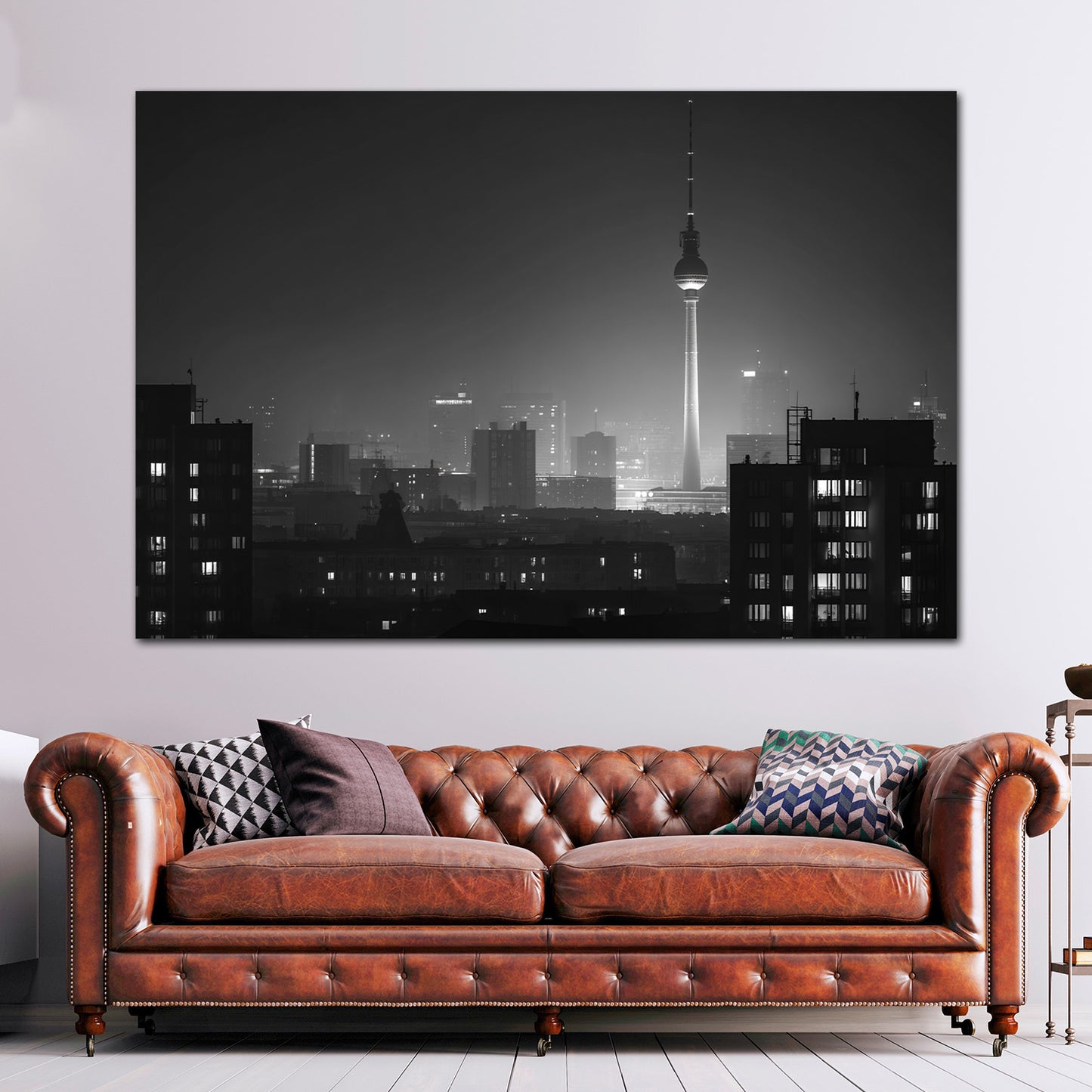 Berlin Skyline Fernsehturm im Lichtschein Wandbild